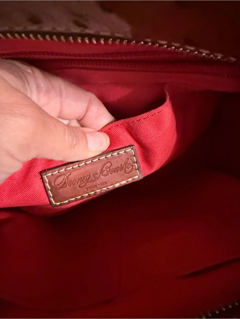🧡 Beautiful vintage Dooney & Bourke Brown Ostrich-Embossed Shoulder Tote